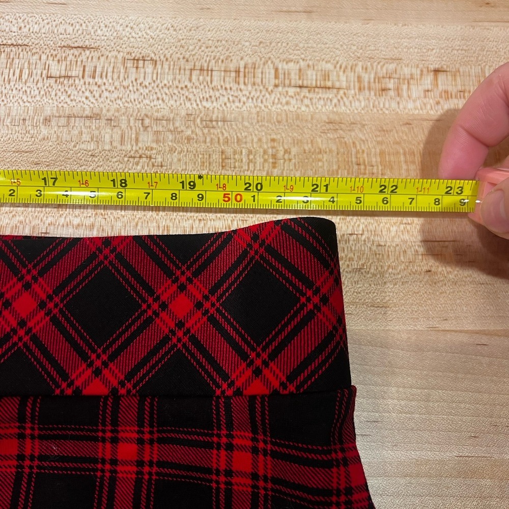 NWT Torrid Red Black Plaid Pencil Skirt, Elastic Waist & Lace, Plus Size 3 - Picture 4 of 7
